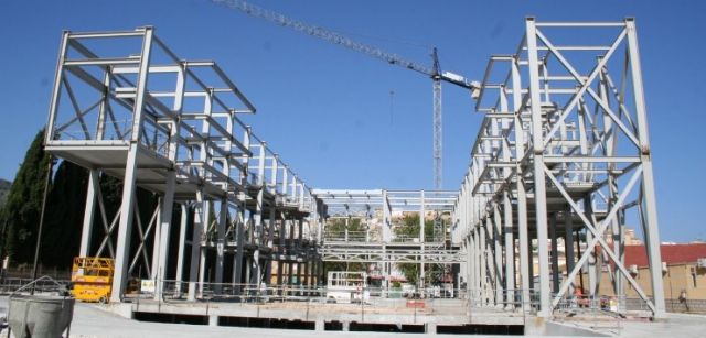 El Pleno del Ayuntamiento de Cehegín aprueba una moción del PSOE para crear un grupo de trabajo que ponga fin al grave problema del 'Auditorio', pese a la abstención del PP