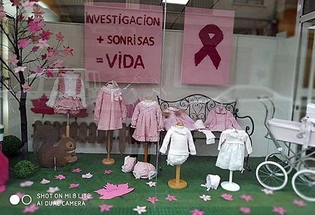 Kids Mandarina gana el primer premio del concurso de Escaparates “Cehegín en Rosa”