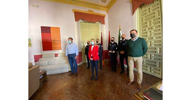 Toman posesión como funcionarios en prácticas tres nuevos policías