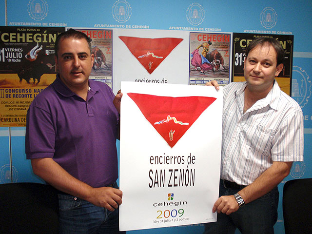 Francisco Abril (izquierda) y Diego Martínez presentan la Feria y Encierros de San Zenón 2009.