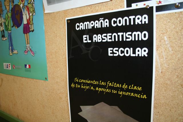 Begoña Iniesta destaca 'el buen trabajo' de Cehegín en la lucha contra el absentismo escolar