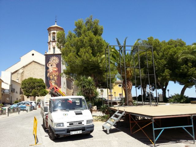 La Plaza del Castillo se engalana para acoger el Pregón de las Fiestas de Cehegín 2014