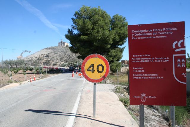 Comienzan las obras de eliminación de la curva de Santa Bárbara en la carretera de Canara y Valentín