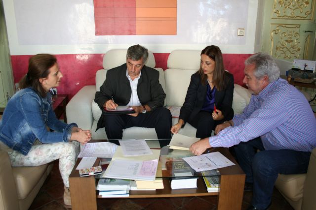 La jefa provincial de Tráfico visita Cehegín para analizar diferentes asuntos