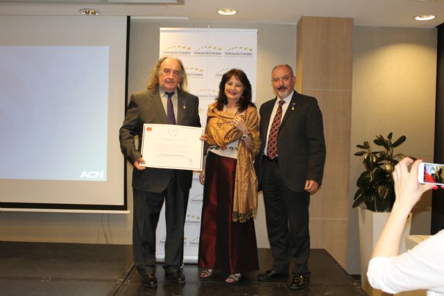 El coordinador de Protección Civil de Cehegín, José de Moya, recibe la Medalla Europea de Oro al Mérito en el Trabajo
