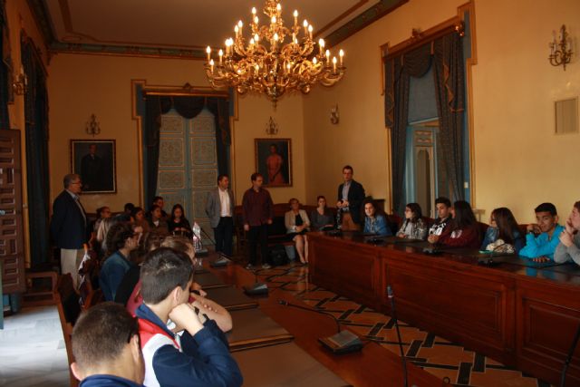 Los alumnos alemanes de intercambio del IES Alquipir visitan el Ayuntamiento