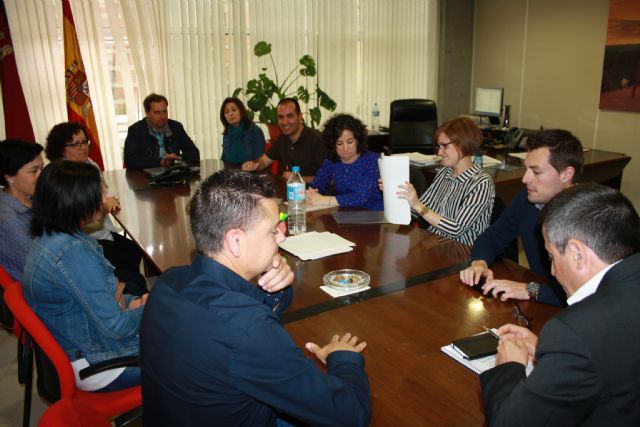 Nueva reunión de Alcalde de Cehegín para pedir la permanencia del colegio rural del Campillo de los Jiménez
