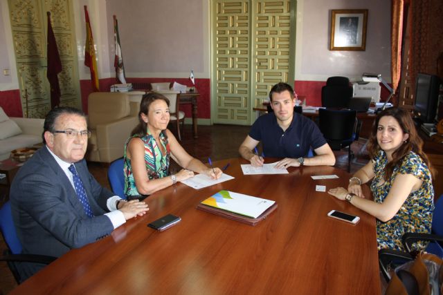 El Ayuntamiento de Cehegín e Iberdrola firman un convenio