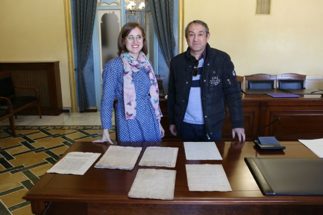 Donación de documentos al Archivo Municipal de Cehegín