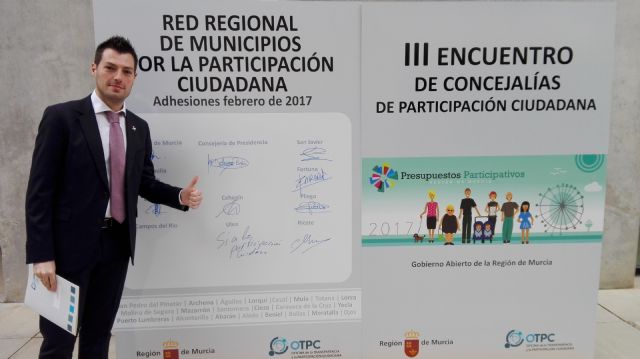 El Alcalde de Cehegín firma un convenio con la Comunidad Autónoma para reforzar la participación ciudadana