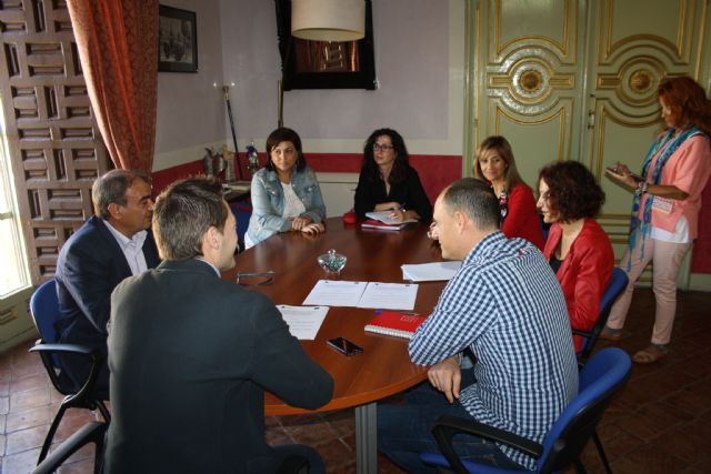El Ayuntamiento de Cehegín y UCOMUR firman un convenio de colaboración