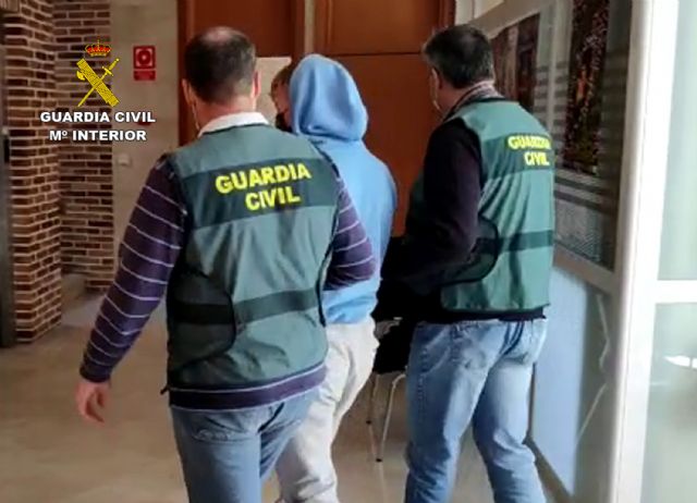 La Guardia Civil localiza y detiene en Cehegín a un huido de la justicia