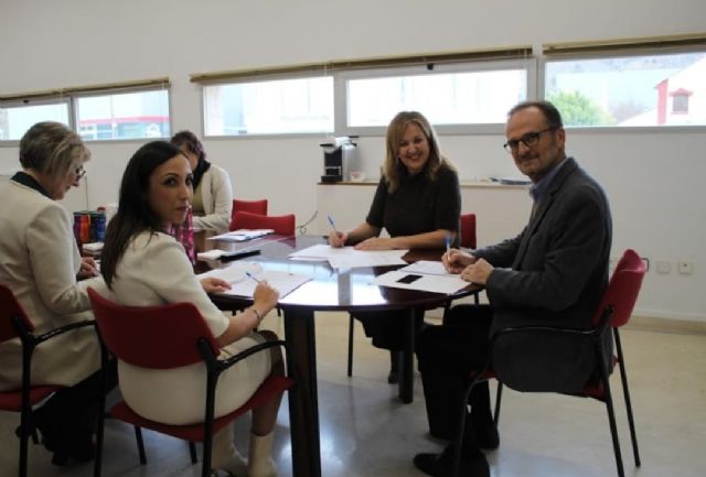Colabora Mujer y el CTMármol de Cehegín firman un convenio de colaboración