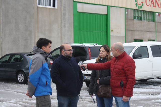La Concejala de Agricultura visita las pedanías para hacer una valoración de los desperfectos causados por la intensa nevada de ayer