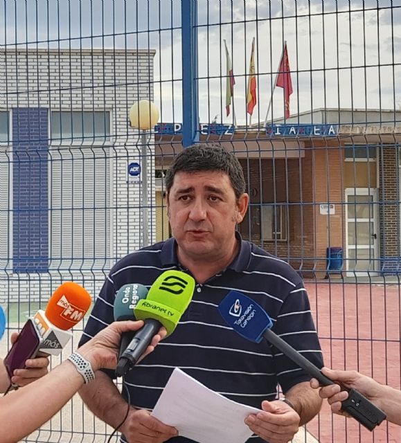 El PSOE de Cehegín denuncia al abandono del colegio Pérez Villanueva