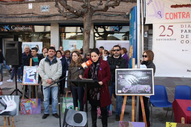Cehegín alza su voz contra la violencia de género en el 25 de noviembre - 2016