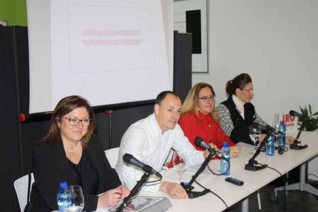 Celebrada la jornada sobre el autoempleo femenino  de la Organización de  Mujeres Empresarias y Profesionales de la Región de Murcia,   con motivo la inauguración de su sede comarcal en el Centro de Promoción Económica de Cehegín (CPEC)