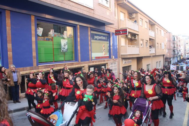 El Desfile Infantil del Carnaval 2017 inunda de colorido las calles de Cehegín