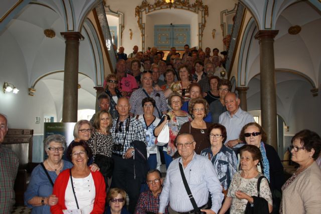 El Centro de Día de Jubilados y Pensionistas de Mazarrón visita el Ayuntamiento