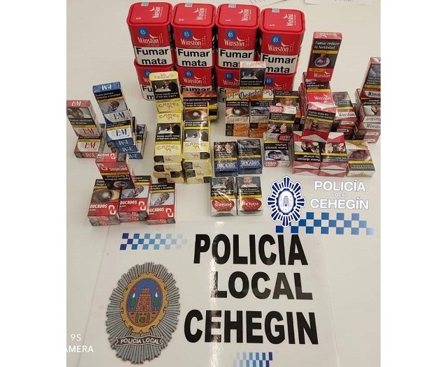 La Policía Local de Cehegín denuncia un establecimiento “Chino” por venta de tabaco sin licencia