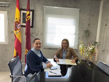 La alcaldesa de Cehegín traslada a la Dirección General de Centros Educativos las necesidades de los colegios públicos de Cehegín